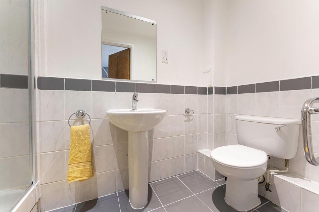 קובנטרי Riley House Spacious City Apartment מראה חיצוני תמונה